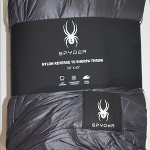 Spyder nylon Sherpa throw 50” x 60” black